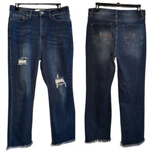California Vintage | Women Straight Leg Frayed Hem Distressed Jeans  11/30